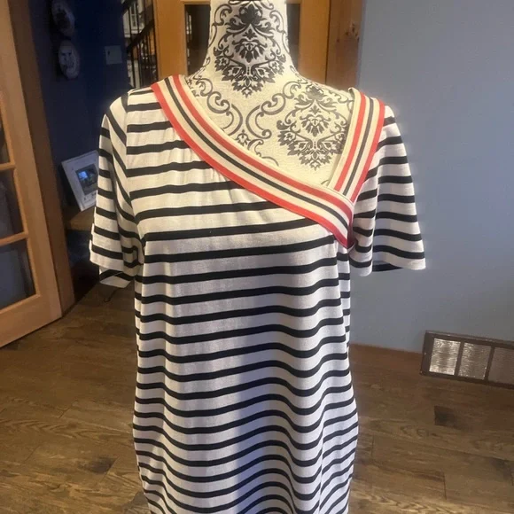 Black and White Striped Dress - Picture 5 of 7